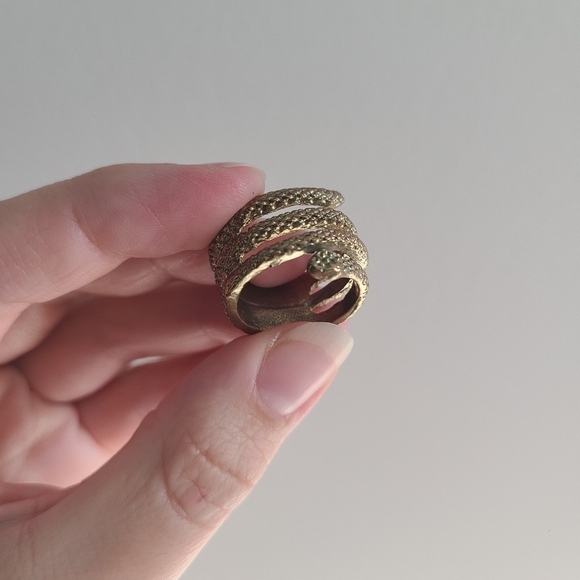 Free w. Purchase- Snake Ring - Picture 3 of 9